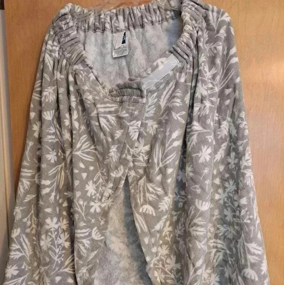 The Big One Terry Cloth Towel Wrap Beach Coverup Shower Spa Grey White - Picture 2 of 5